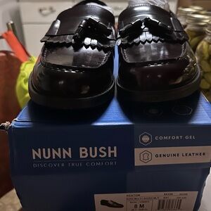 Nunn Bush loafers-brand new. Mens size 8